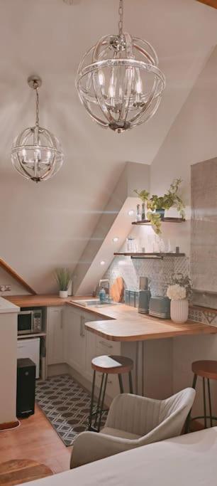 Y Llofft - Cosy Country Retreat In The Brecon Beacons Apartment *